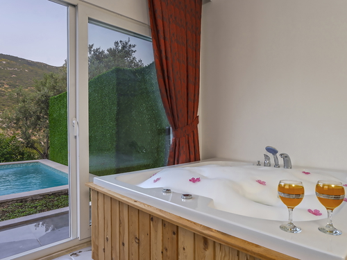  gece  -  Kasım
  | Kalkan İslamlar'da Jakuzili, Muhafazakar Villa: Doğayla İç İçe Tatil